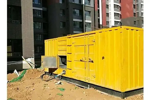 台前发电机租赁中燃油压力过低会对发动机的哪些部件造成损坏？