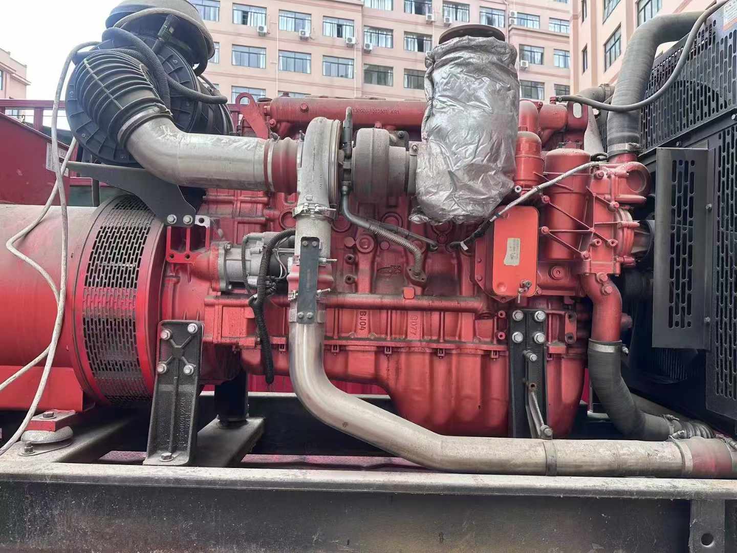 台前如何选择适合 600kW 柴油发电机组的过载保护器？